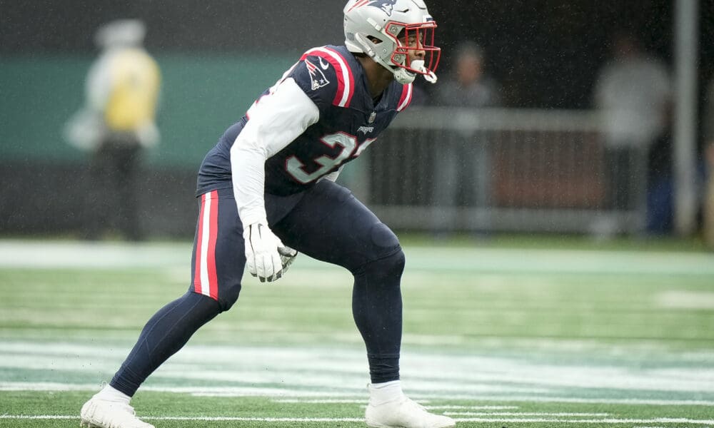 New England Patriots linebacker Anfernee Jennings