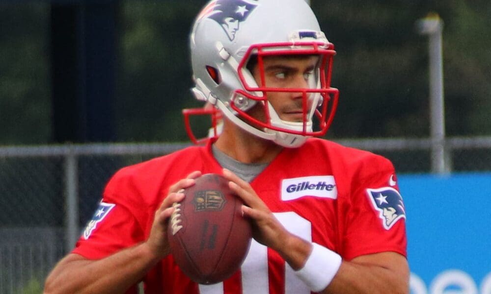 New England Patriots quarterback Jimmy Garoppolo; Photo credit:eltiempo10, CC BY 2.0 via Wikimedia Commons