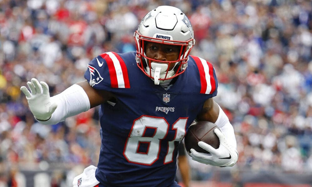 New England Patriots tight end Jonnu Smith runs against the Baltimore Ravens during an NFL football game at Gillette Stadium, Sunday, Sunday, Sept. 24, 2022 in Foxborough, Mass. (Winslow Townson/AP Images for Panini)